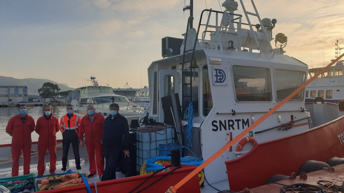 Départ pour le port de Brest / remorquage portuaire / #toulon /#laseyne photo avec l équipage brestois et notre Direction SNRTM Eric Arnal